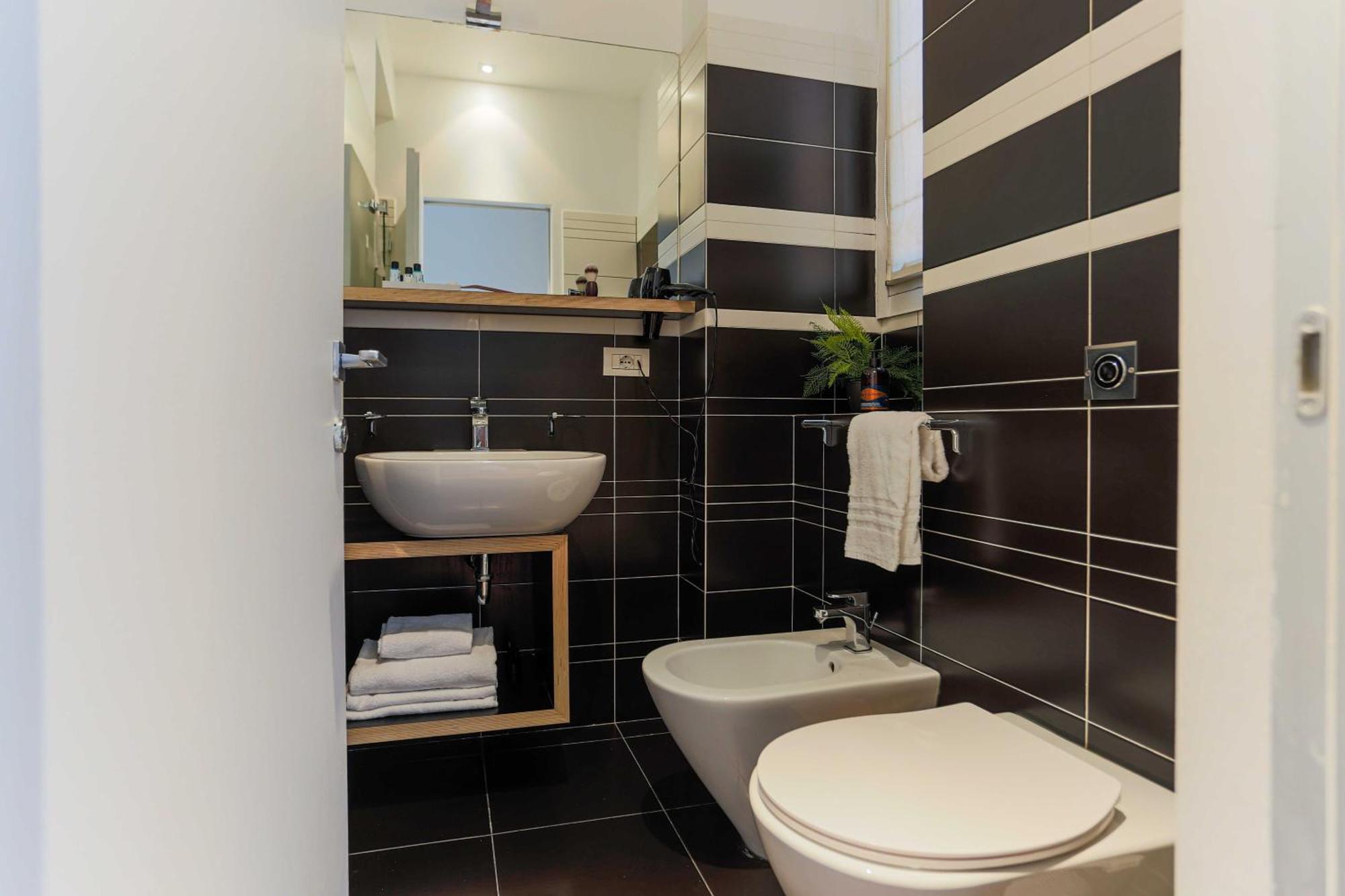 The Rent - Near Porta Romana Apartment
